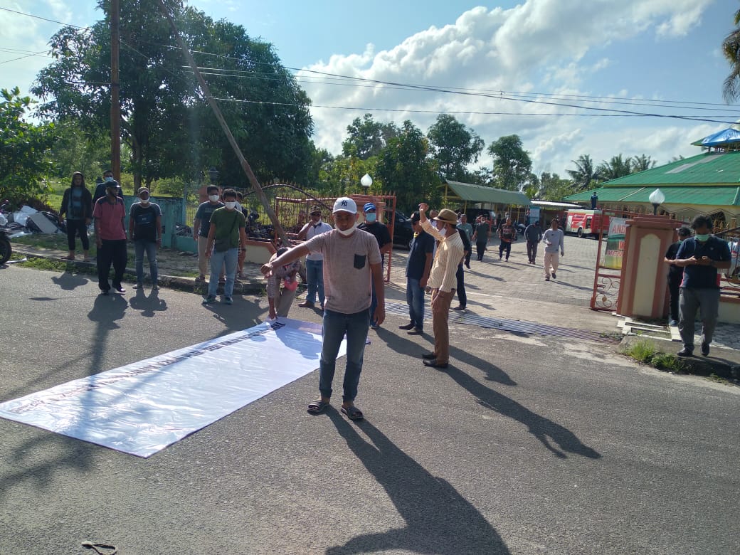 0f4b90ad 8cec 48cc Af7e C7ed236bf8e9