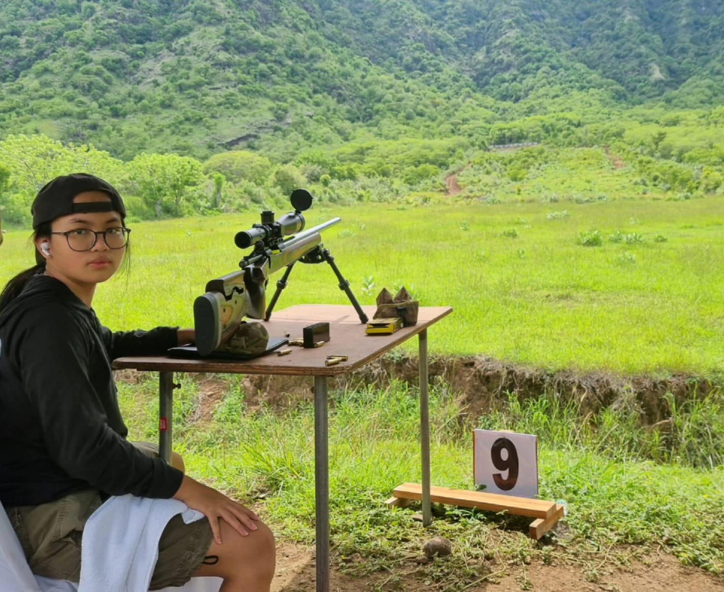 Dirut PT Timah dan Sang Putri Raih Juara Menembak di Pulaki Bali, Ketua Harian Perbakin Babel Arbi Leo: Terimakasih Pak Riza dan Adik Mahira IMG 20211129 WA0001